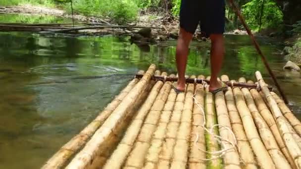 Bamboo rafting v Khao Lak — Stock video