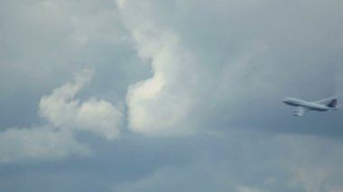 Uçak Boeing 747 kalkış