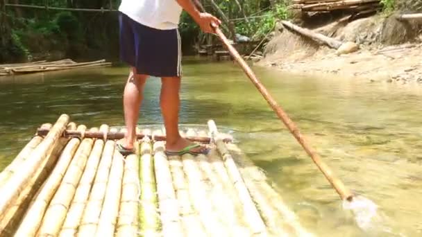 Бамбук рафтингу в Khao Lak — стокове відео