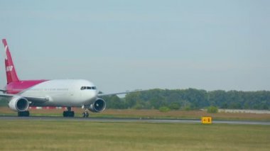 Uçak piste Taksilemek