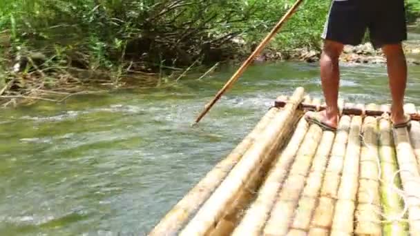Rafting de bambú en Khao Lak — Vídeo de stock