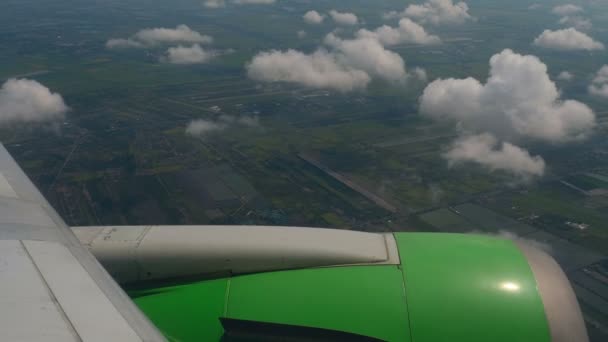 Vue aérienne depuis l'avion descendant