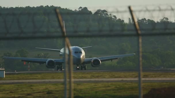 Boeing 737 rodaje — Vídeos de Stock