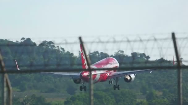 Airbus 320 landing — Stockvideo