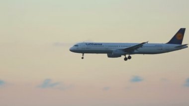 Airbus yaklaşıyor ve açılış 321