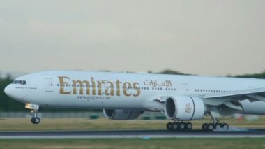 Boeing 777 açılış