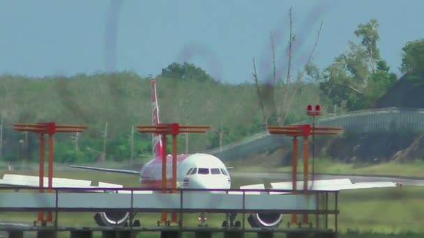Airbus 320 bromsning efter landning — Stockvideo