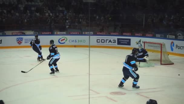 Hockeyspelers in de warming-up — Stockvideo