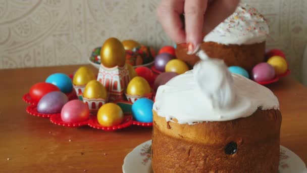 Húsvéti ünnep torta — Stock videók