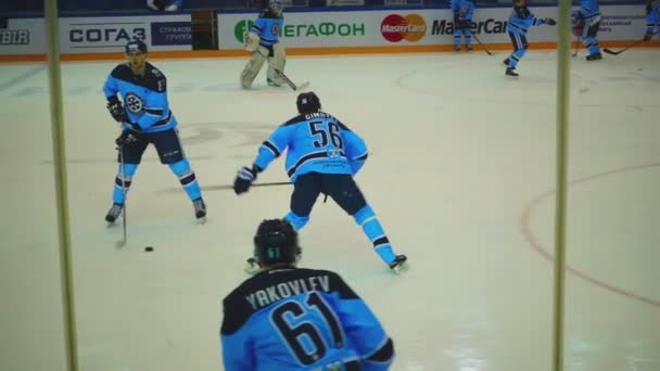 Eishockeyspieler beim Aufwärmen — Stockvideo