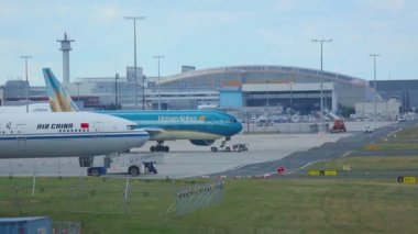 Uçaklar hizmetten çekme