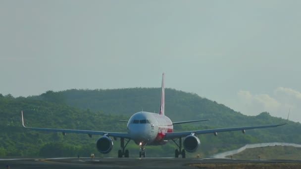 AirAsia Airbus 320 — стоковое видео