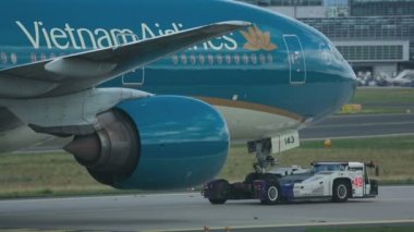 Uçaklar hizmetten çekme