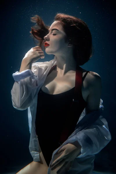 Retrato Uma Jovem Mulher Atraente Debaixo Água Beleza Moda Fotografias De Stock Royalty-Free