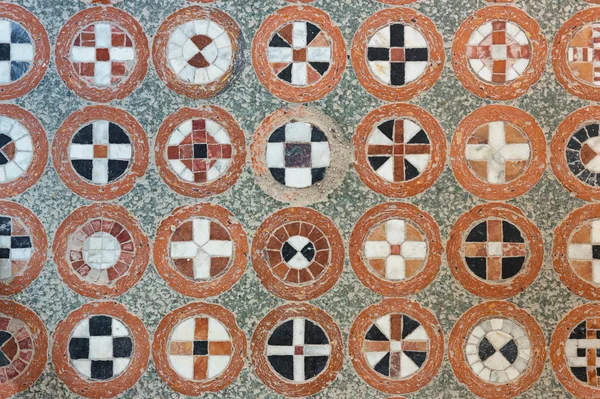 Geometric tracery on the antique floor — Stock Photo, Image