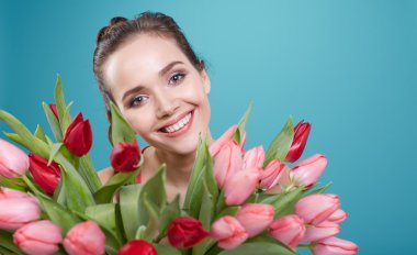 Lale çiçek kadınla