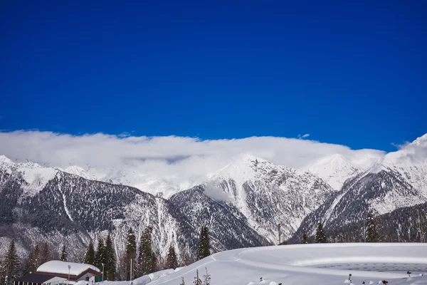 Station de ski de montagne Caucase — Photo