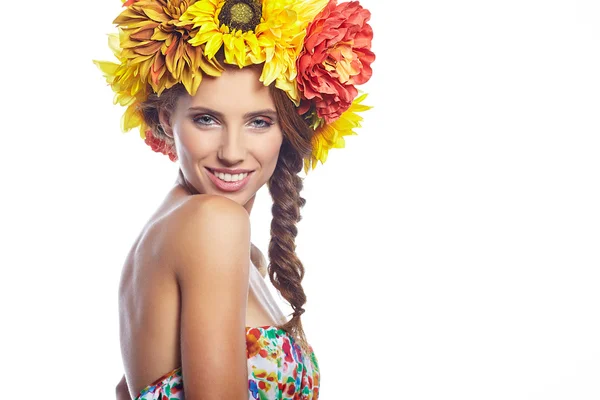 Dama con corona de flores —  Fotos de Stock