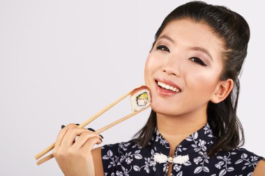 Suşi kadın holding suşi