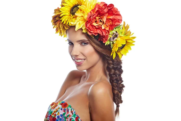 Dama con corona de flores —  Fotos de Stock