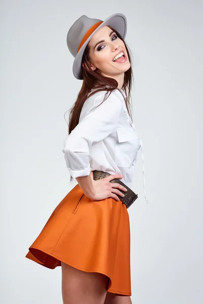 Mujer con sombrero de primavera —  Fotos de Stock