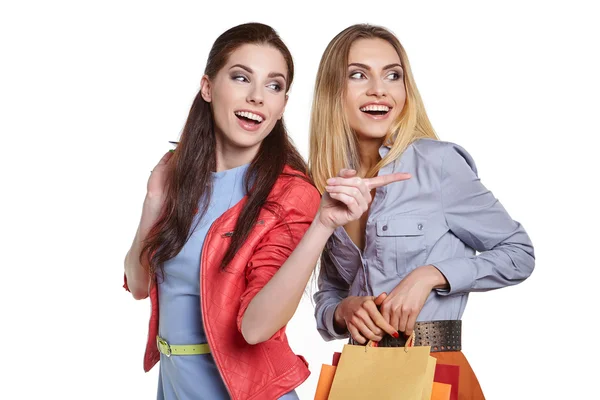 Chicas con bolsas de compras — Foto de Stock