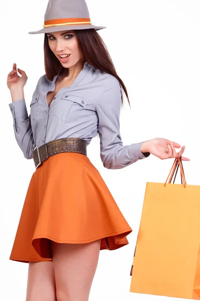 Kobieta trzymająca torby na zakupy — Zdjęcie stockowe
