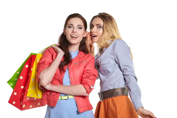 Chicas con bolsas de compras — Foto de Stock