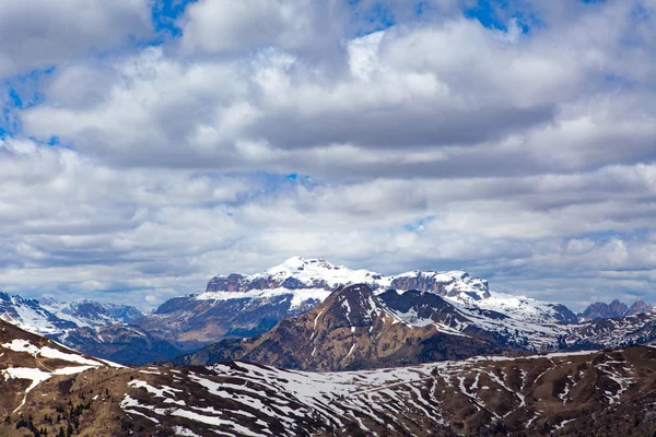 Montañas típicas paisaje — Foto de Stock