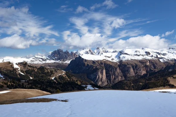 Montañas típicas paisaje — Foto de Stock