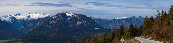 Montañas típicas paisaje — Foto de Stock