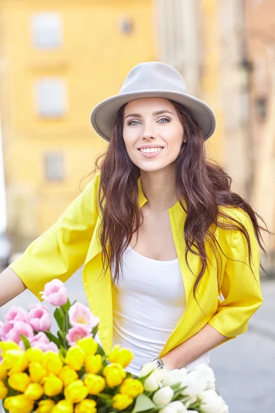 Estilo de mulher de verão — Fotografia de Stock