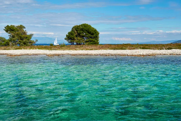 Crystal clear water — Stock Photo, Image