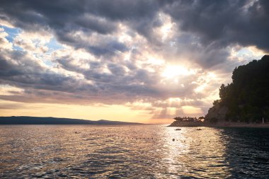Gün batımında Rock Island 