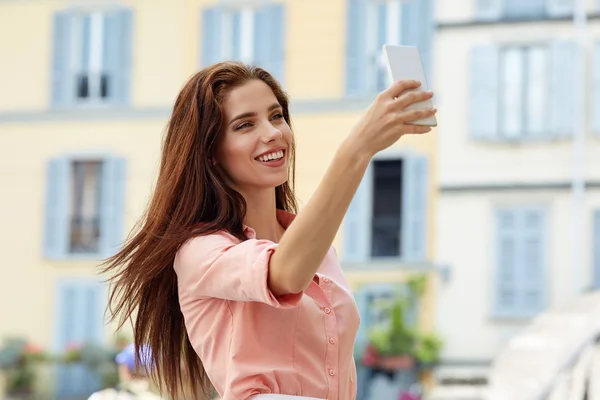 Donna fotografare selfie — Foto Stock