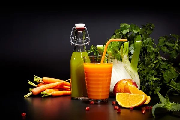 Suco de frutas saudáveis para refresco — Fotografia de Stock