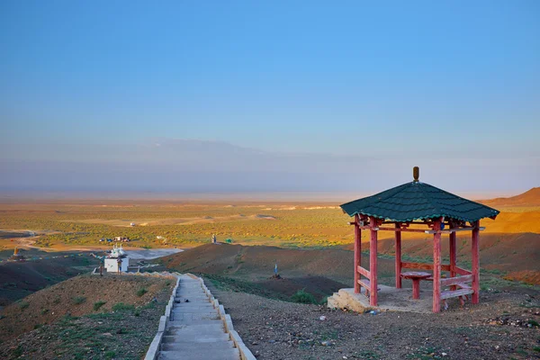Pagoda budista en el desierto de piedra Gobi — Foto de Stock