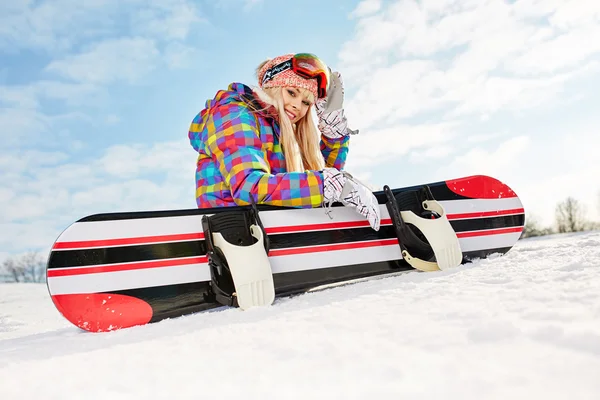 Joven snowboarder femenino —  Fotos de Stock