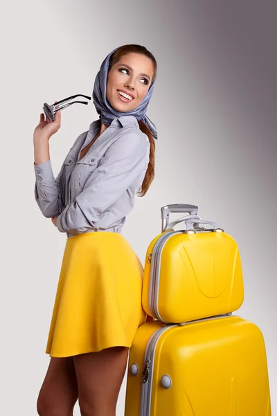 Mujer preparándose para viajar — Foto de Stock