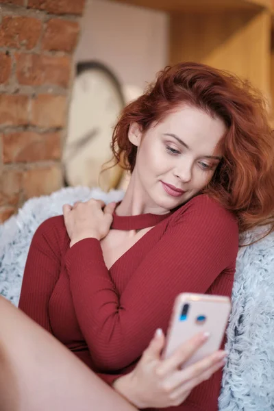 Woman Taking Selfies Home Handsome Influencer Women Live Streaming Her — Stock Photo, Image