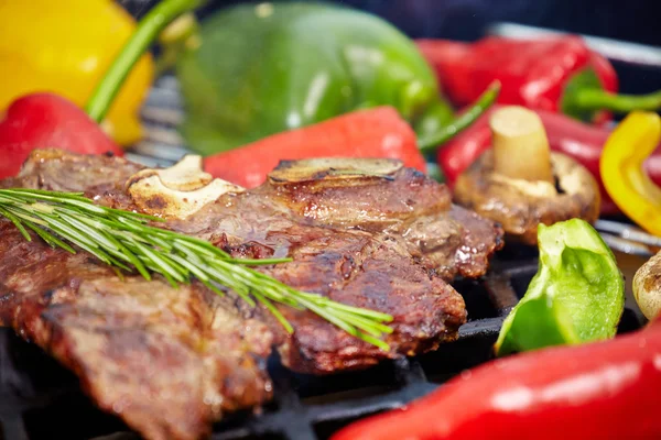 Grilovaný t-bone steak — Stock fotografie