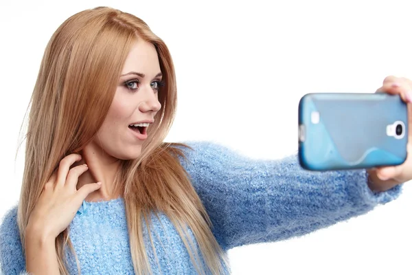 Blonde girl taking selfie — Stock Photo, Image