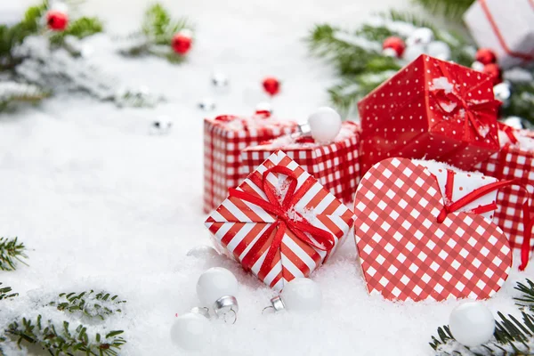 Röd och vit jul dekoration — Stockfoto