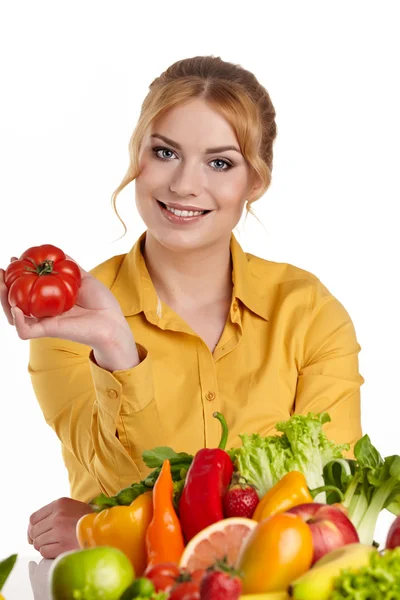 Hermosa mujer con comida saludable — Foto de Stock