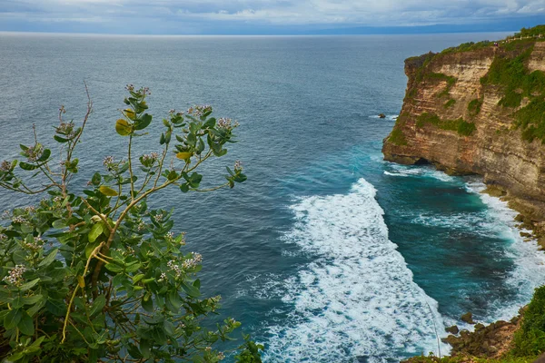 Перегляд Pura Uluwatu храм на острові Балі — стокове фото