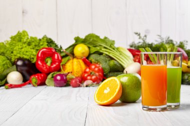 Detoks için çeşitli taze sebze suları