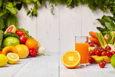 Detoks için çeşitli taze sebze suları