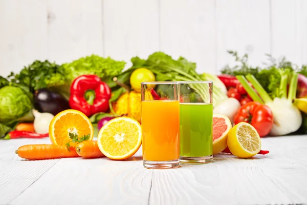 Olika färska grönsaksjuicer för Detox — Stockfoto