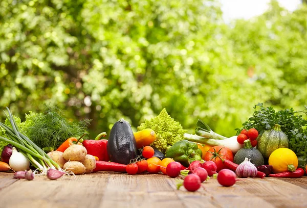 Fresh organic vegetables and fruits — Stock Photo, Image