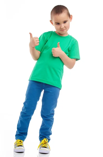 Jovem menino sorridente com corte de cabelo fresco isolado no fundo branco — Fotografia de Stock